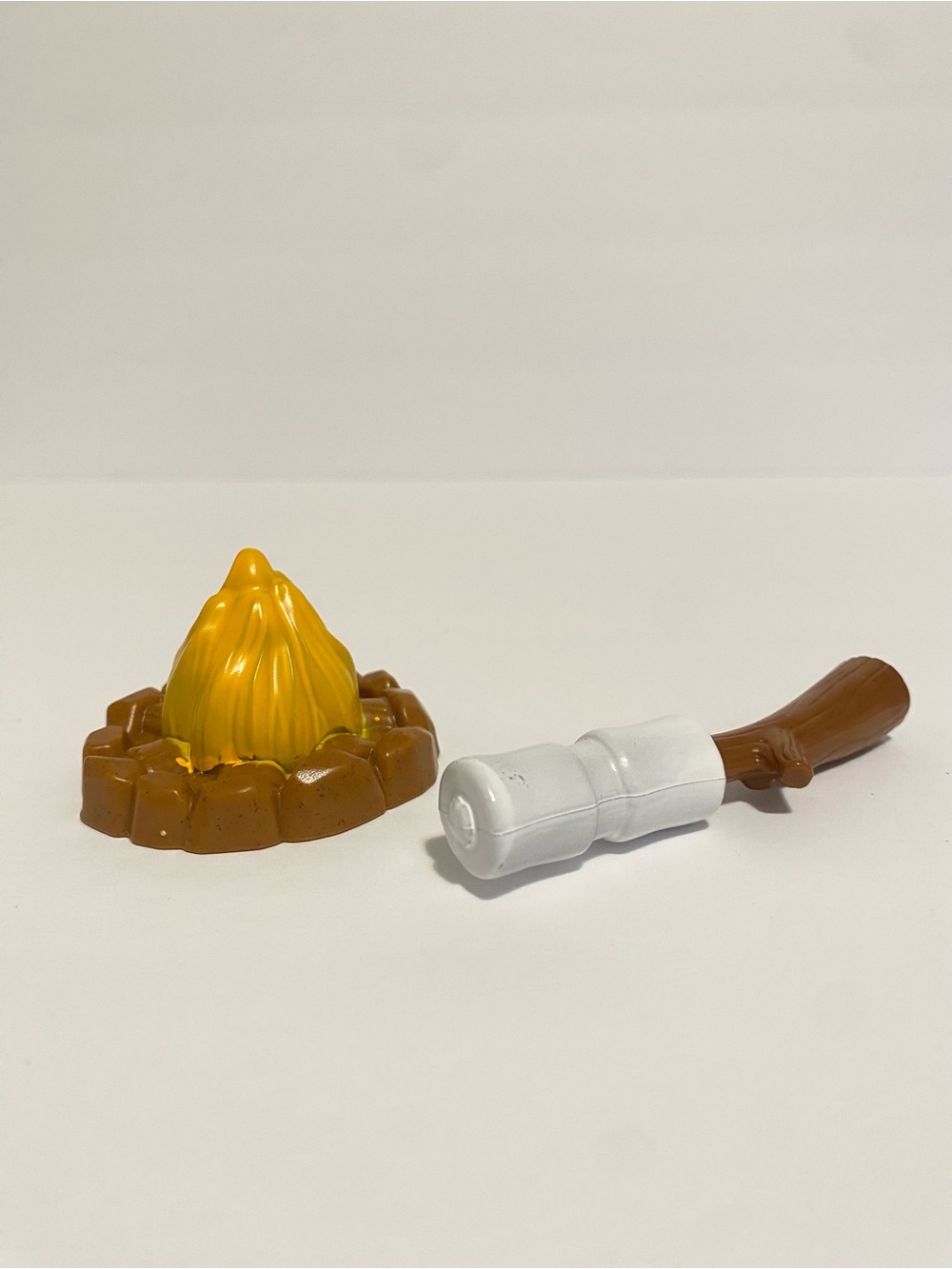 Little People Campfire Camp Fire w S’mores Marshmallow Stick 4/$20 🛑